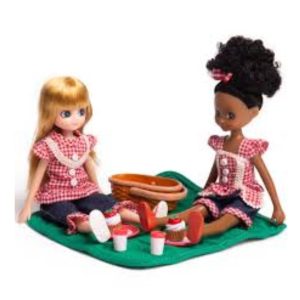 Lottie ja Meghan piknikillä